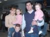 27122006
Jonathan Hillman y Mónica Sánchez viajaron a Veracruz con sus pequeños.