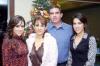 01012007 
Gabriel y Adriana Aguilar con sus hijos Mariel, Gabrie,lAlejandro y Natalia.