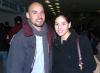 04012007
Rocío Machuca viajó con destino a Tijuana y la despidió Eduardo Castillo.