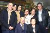 10012007
Juan Antonio Chávez y Martha Beatriz de la Peña Chávez y sus hijos, acompañados por Gerardo Montellano, Martha de Montellano, Luis Mendoza, Ana Lorena de Mendoza y su hijo Rodrigo.