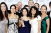 La estrella de Ugly Betty América Ferrera , de 22 años, ganó el Globo de Oro a la mejor actriz cómica (centro) de televisión y su programa fue seleccionado como la mejor serie de comedia. La premiación fue parte de los triunfos que se apuntó ABC con su nueva programación, pues Grey's Anatomy también obtuvo el premio al mejor drama.