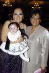 28012007 
Tracy Pacheco de Guerrero, la bebé Carolina Guerrero y la mamá de la novia, Rosa María Pacheco.
