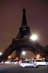 Algunos monumentos emblemáticos europeos, como la parisina Torre Eiffel o la madrileña Puerta de Alcalá, se apagaron cinco minutos en respuesta a la convocatoria de asociaciones ecologistas para protestar contra el cambio climático.

La iniciativa, que surgió de un colectivo de organizaciones francesas denominada Alianza, se lleva a cabo bajo el lema de 'cinco minutos de respiro para el Planeta'.

En Francia, la Torre Eiffel y una decena de monumentos de París se apagaron y muchos consumidores convocados por una asociación de consumidores para secundar esta iniciativa en sus casas.