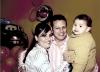 02022007 
Emiliano con sus abuelitos, José Antonio e Irma Jurado y sus padres, Francisco y Claudia.