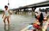 Las inundaciones que afectan a Yakarta y a varias ciudades próximas suponen hasta la fecha pérdidas por valor de cuatro mil 100 billones de rupias (452 millones de dólares o 350 millones de euros), según cálculos preliminares oficiales.