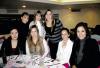Regina Setién de Gutiérrez junto a Gabriela Segura de Villarreal, Dora Batarse de Nahle, Regina Valenzuela de Setién, Magdalena Ruenes y Susana Fernández.