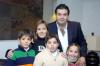 04022007 
Rogelio y Claudia Veyán, con sus hijos Rogelio, Daniel y Valeria Veyán Castro.