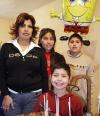 10022007 
 MIguel Ángel Ramos Salazar cumplió nueve años, motivo por el cual fue festejado por sus padres, Alejandro y Sabrina Ramos