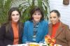 12022007
Ana Laura Soto Cuéllar acompañada de sus amigas Gloria Hernández, Paola Rubio, Lian Ruiz y Miriam Guerrero, en su despedida de soltera.