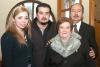12022007
Javier y Luz María Dávila celebraron su 25 aniversario de bodas, en compañía de sus hijos.