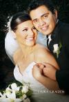 Srita. Fátima Alicia Rosales Robles el día de su boda con el Sr. Ricardo Javier Murillo García.



Estudio: Laura Grageda