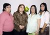 23022007 
Elisa Morales de Tinajero acompañada de Gloria, Cristina y Mónica Tinajero, anfitrionas de su fiesta de regalos para la bebé que espera.