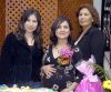 25022007 
Luz Adriana Campos de Reyes junto a Guadalupe y Mayela Campos, anfitrionas de su fiesta de canastilla.