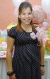 25022007 
Patricia Aguilera Ríos, en la fiesta de regalos que le ofrecieron con motivo del próximo nacimiento de su bebé.