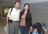 26022007
José Antonio de la Cruz viajó a Tijuana, lo despidió Nancy Salazar.