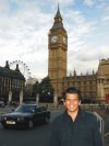 Oscar Rodriguez Contreras en Londres, en el fondo El Big Ben y el London eye, tomada el 30 de Agosto de 2007.