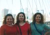 Victoria Domínguez Pérez y sus hijas Jazmín y Desy Mier, en el Puente de Brooklyn en Nueva York.