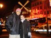Edson A. Contreras junto a su hermana Dulce Mariana, en el Moulin Rouge de París.