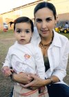 Alejandra Martínez de López con su hija Andrea López Martínez.