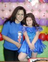 04032007 
Loreto y Eduardo Cruz Guajardo fueron festejados al cumplir dos y seis años de edad, respectivamente, con una alegre piñata organizada por sus padres, Eduardo y Loreto Cruz.
