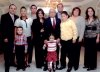 04032007 
Con motivo de su 90 aniversario de vida, el señor Ignacio Balcázar Burgos disfrutó de una agradable reunión, en la que estuvo acompañado por sus nietos y bisnietos