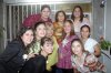 04032007 
Luz Adriana Campos de Reyes, acompañada de las asistentes a su fiesta de canastilla.
