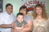 06032007
Víctor Hugo Quintero Robles, acompañado de sus familiares el día que festejó su primer añito de vida.