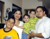 18032007 
Alexis Daniel  Rojas López junto a sus padres, Alejandro Rojas  y Zulema López, junto a sus hermanitos  Bryan y Gael, el dfía que celebró su cumpleaños.