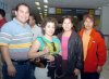 23032007 Valdemar García y  Elsa Rimada viajaron a la ciudad de Guadalajara, los despidió Kenia García.