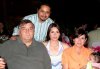19032007
Cecilia junto a su hermano Gerardo y su hermana Mary Tere Hinojosa Lugo.