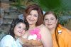 25032007
Paty al lado de su hermana, Cristy y su mamá, Lupita de Almaraz.