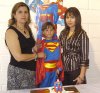 250320087
Vestido de Superman, Alejandrito disfrutó de una linda fiesta organizada por su mamá Karla Marcela y por su abuelita Leticia.
