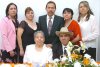 25032007
Don Francisco y doña Guadalupe acompañados de sus hijos Ernesto, Victoria, Irene, Guadalupe y Asunción de Luna Santana.