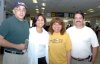 08042007
Dacio Reina y Leticia Luna viajaron a Los Ángeles, los despidieron Carlos y Cuquis Bruno.