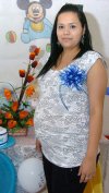08042007
Rosario Balderas Castellanos, en la fiesta de canastilla que le ofrecieron por el próximo nacimiento de su bebé, que será un niño.