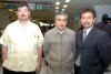 14042007
Javier Arredondo llegó del DF, lo recibieron Alfredo Mejía y Francisco Dorantes