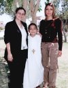18042007
Jesús Eduardo Zúñiga Villarreal, el día de su Primera Comunión con su mamá, Dafne Villarreal Guerrero y su madrina, Mayela Villarreal de Calderón