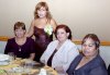 21042007
Etelvina Cruz con Rosalinda Álvarez, Sonia Hasan y Martha Velasco, quienes la acomparon en la despedida que le ofrecieron por su boda con Jorge Alberto Duarte Ledesma.