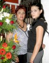 22042007
María Fernanda Espinoza Gutiérrez disfrutó de una fiesta pre nupcial, organizada por su futura suegra Guadalupe Eguía de Samaniego.