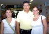24042007
Óscar Álvarez y Rocío Ordaz viajaron a México y los despidió Yasmín Sabag