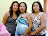 27042007
Nancy Medina acompañada de Blanca Quintero y Rosa Isela Medina, anfitrionas de su fiesta de regalos.
