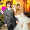 Luego de su sesión de fotos, la intérprete salió del parque para posar con un vestido de novia de la diseñadora española Rosa Clara y dar sus impresiones del momento.