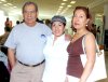 09052007
Montserrat Dorado viajó a Los Ángeles, la despidieron Enrique y Adriana Dorado.
