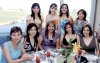 13052007
Angélica Quintero González en compañía de sus amigas Tere, Sandra, Sofía, Verónica, Dalia, Zayne, Jeannine y Eiko en su fiesta pre nupcial.