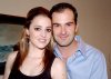 12052007
Maty Espada Ruenes y Ricardo Solana Cagigas fueron festejados con una cena familiar, con  motivo de su próximo matrimonio.