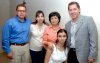 17052007
Carlos Torres, Mariela Conte, Emma Luna, Marlene Montemayor y Juan Loera, en un convivio.