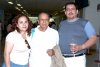 16052007
Vito Mares viajó a Tijuana y la despidieron Luis Ramírez y Eugenio Mares.