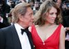 La modelo checa Eva Herzigova (i) y su acompañante el empresario italiano Gregorio Marsiaj (d) a su llegada a la gala de estreno de la película.