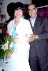 21052007
Fueron festejados Eduardo Alvarado Chávez y Mary Carmen de Alvarado, por sus 39 años de matrimonio.