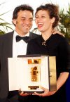 El cineasta alemán de origen turco Fatih Akin, obtuvo el premio al mejor guión por 'Auf der anderen seite'.